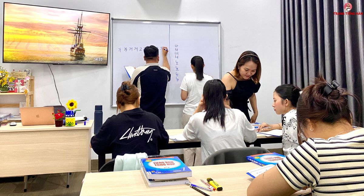 hoc-giao-tiep-tieng-han-tu-co-ban